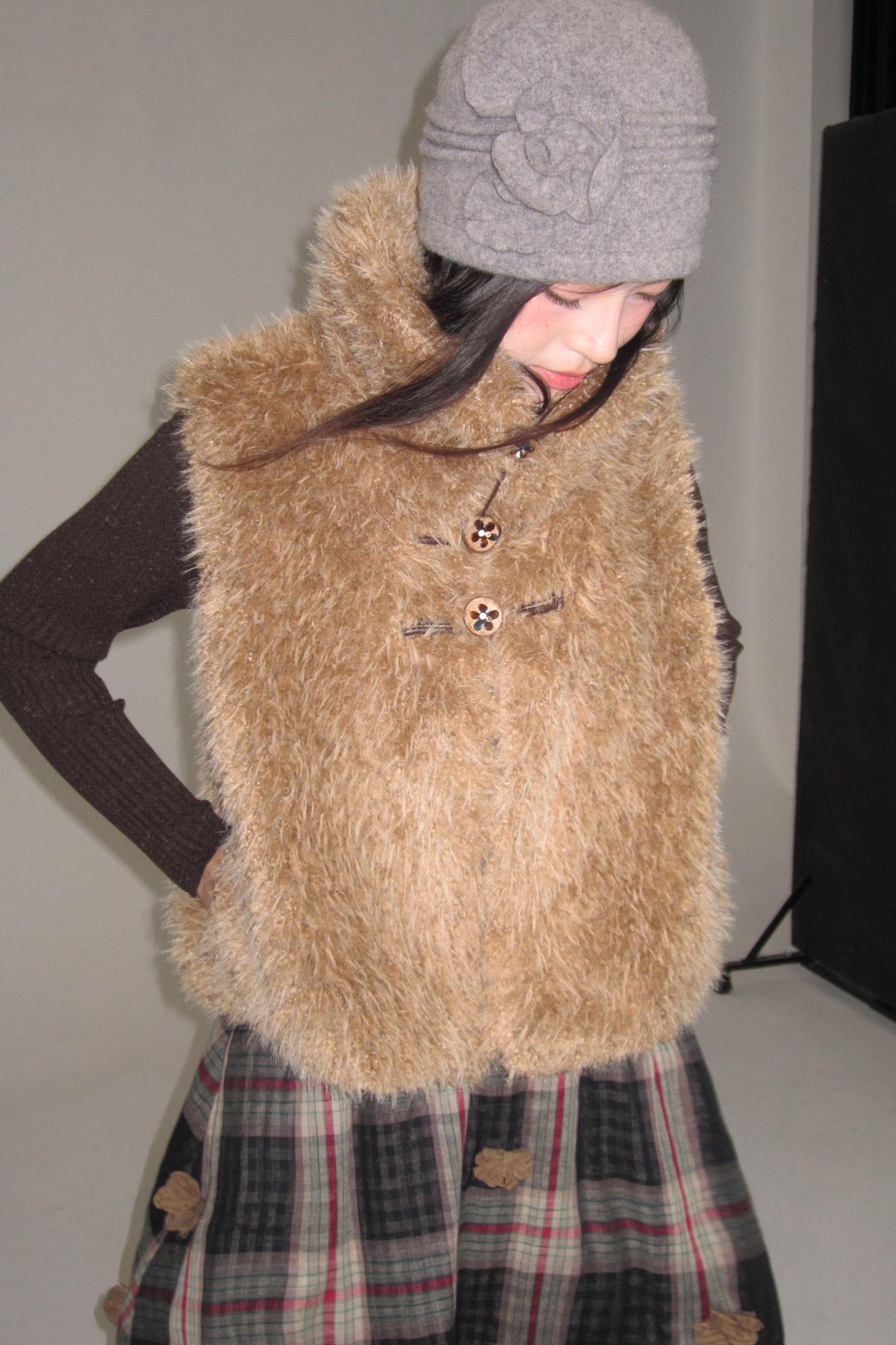 Versatile Vintage Fur Trim Vest