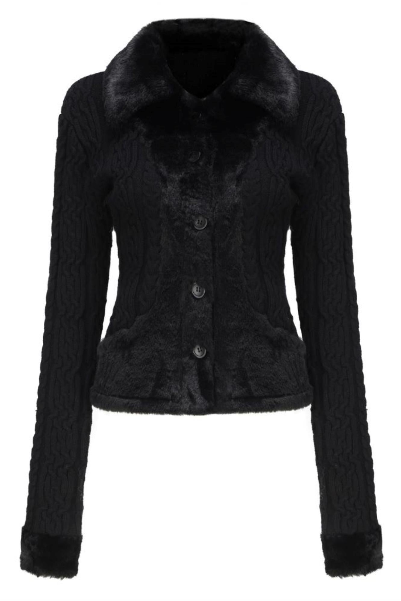 Eng anliegender Wollpullover in zwei Farben