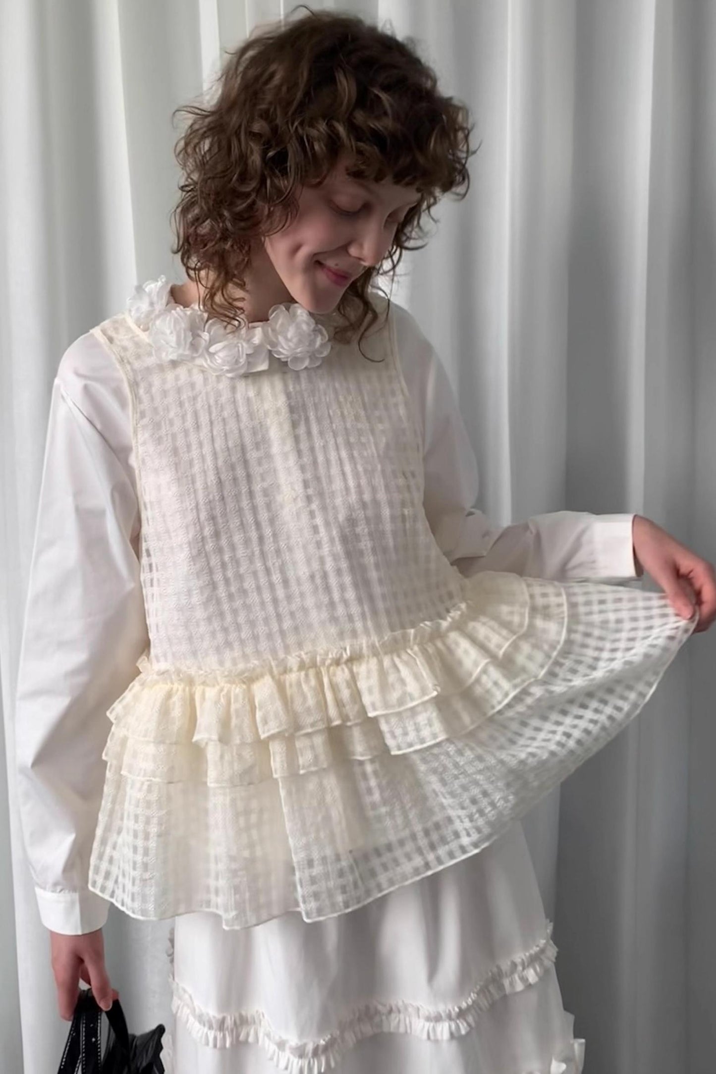 Three-Dimensional White Long Sleeve Shirt