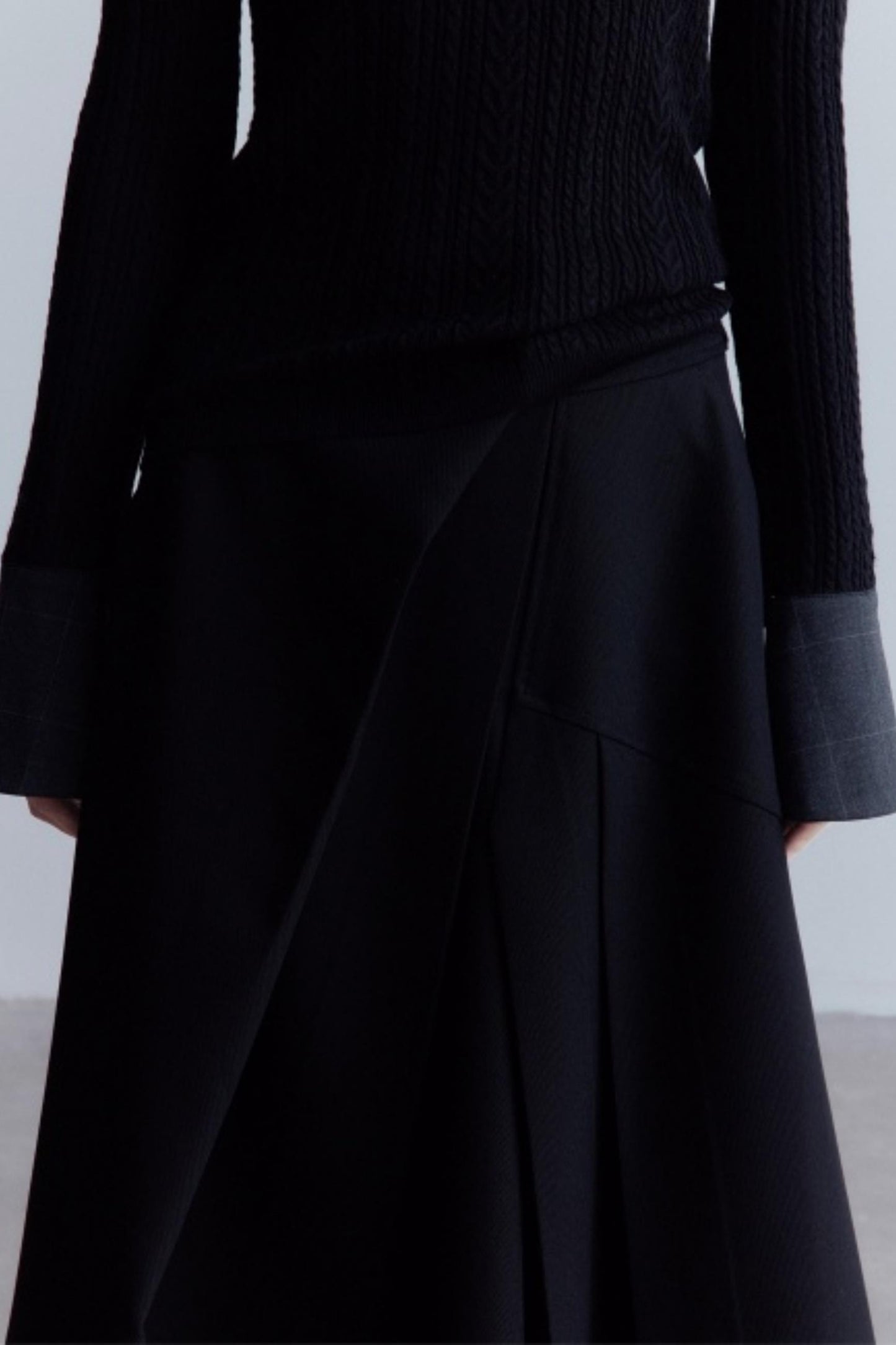 Elegant Black Wool Pleated Skirt