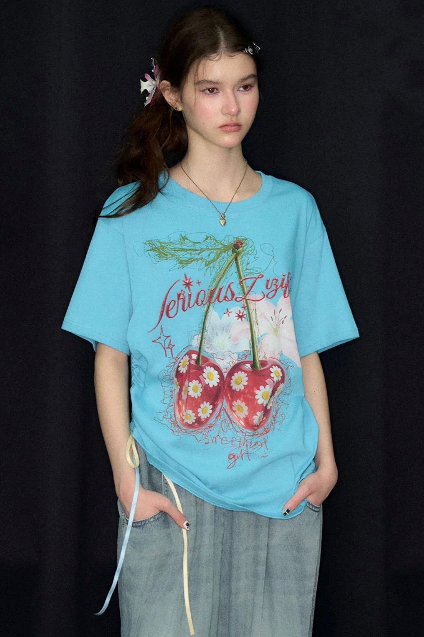 Blaues Kurzarm-T-Shirt mit Kirschprint
