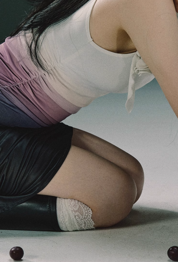 네온 로즈 허리 주름 플랫 어깨 민소매 그라디언트 드레스