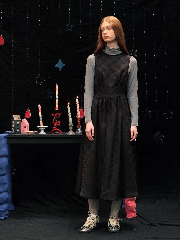 어두운 프린트 탱크 드레스