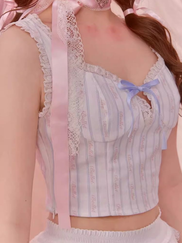 Spitzenbesetzte gewaschene Denim-Druckweste