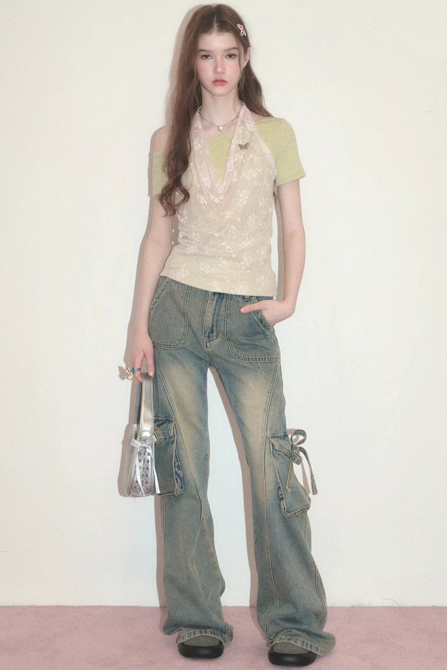 Neckholder-Weste aus floraler Spitze mit schulterfreiem T-Shirt