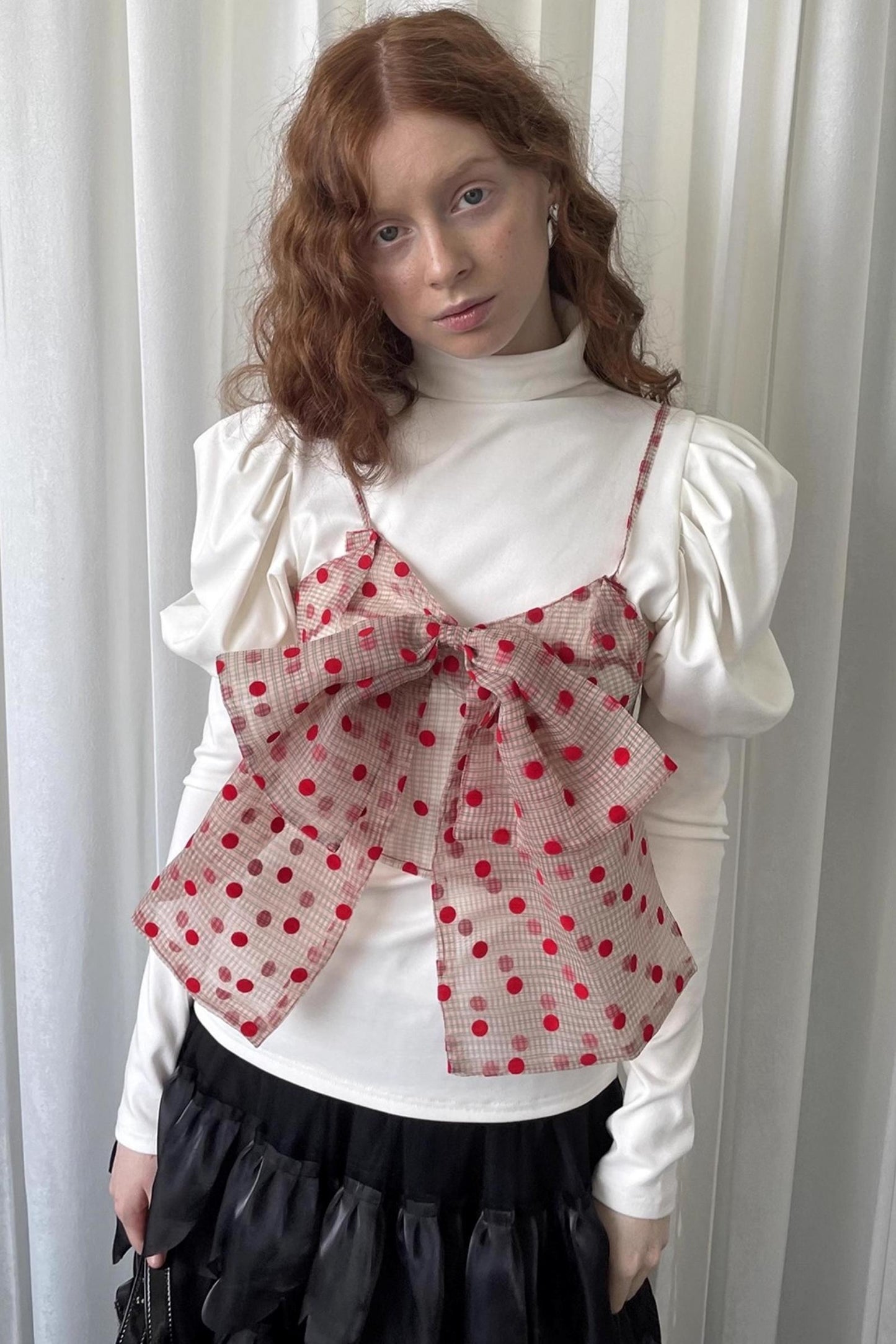 White Doll Collar Knitted Shirt