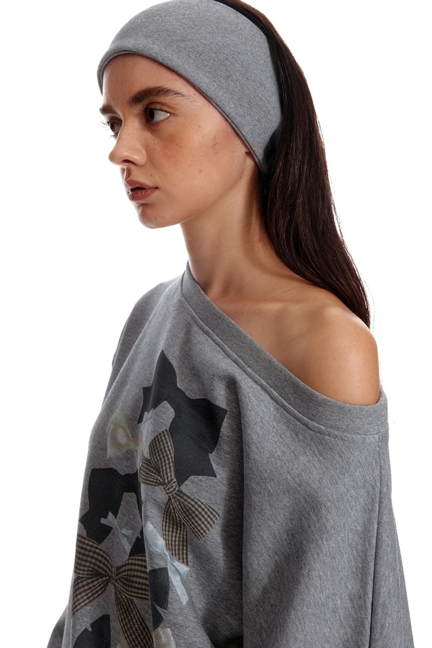 Bow Print One-Shoulder Sweatshirt