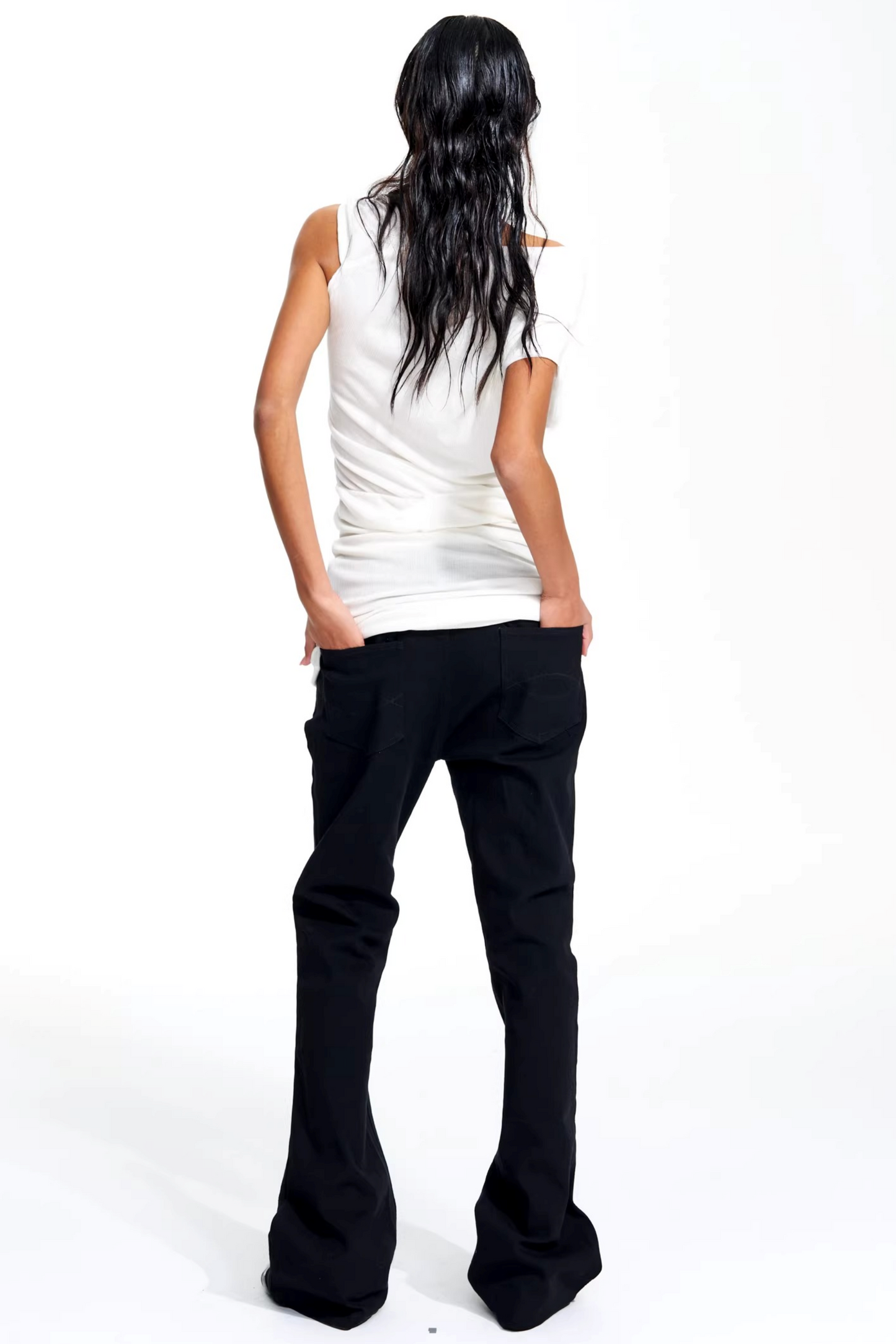 Schwarze, schmal geschnittene Bootcut-Hose