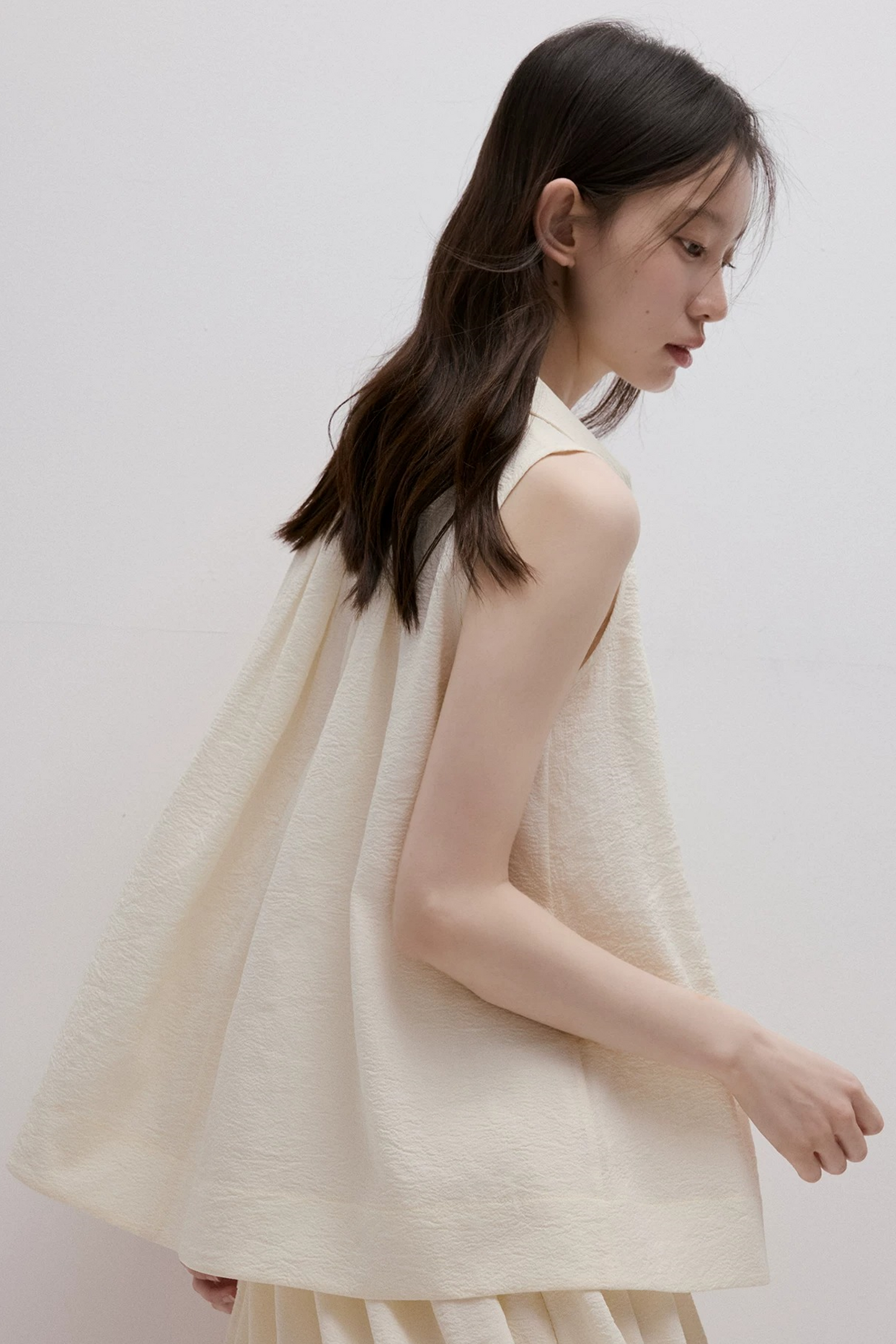Completo con maglia dalla texture a bolle di mezza estate