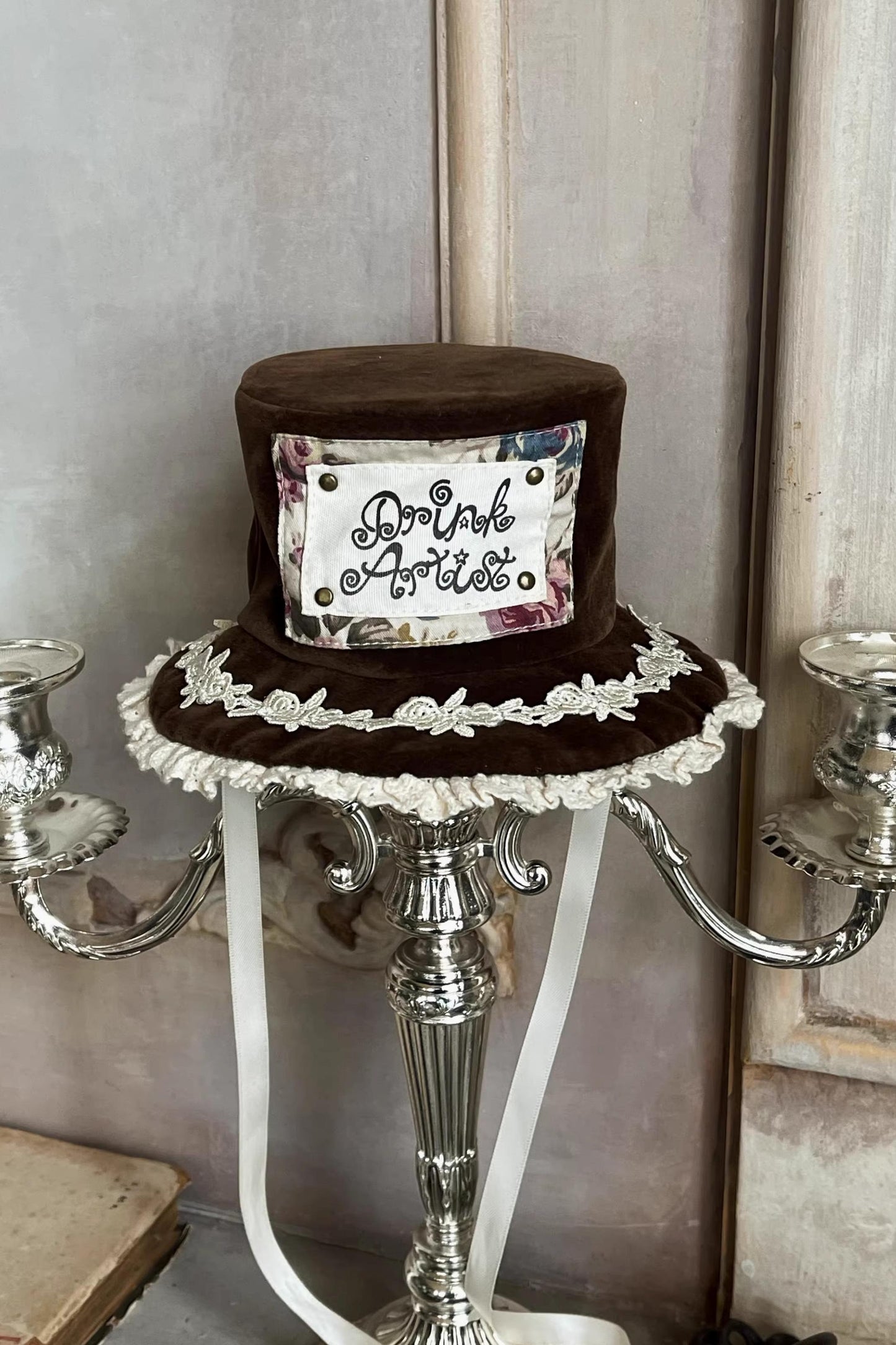 Ensemble chapeau melon et cravate en velours marron - BellaModa