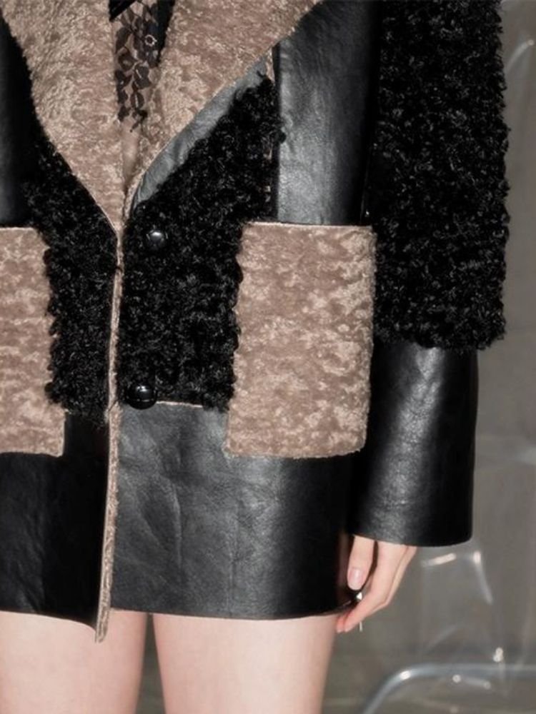 Schwarze Lammwolle gespaltene V-Ausschnitt-Blazer