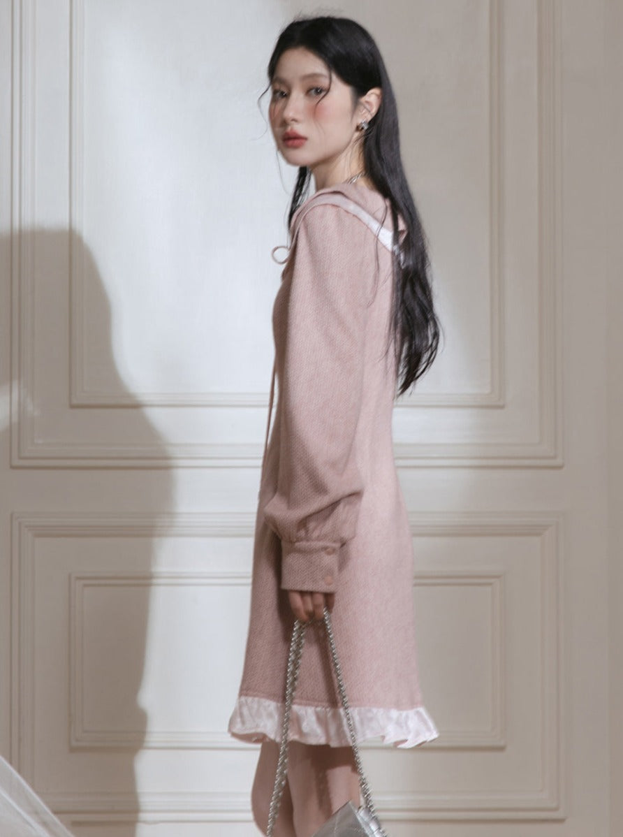 Kariertes Rüschengestricktes Kleid