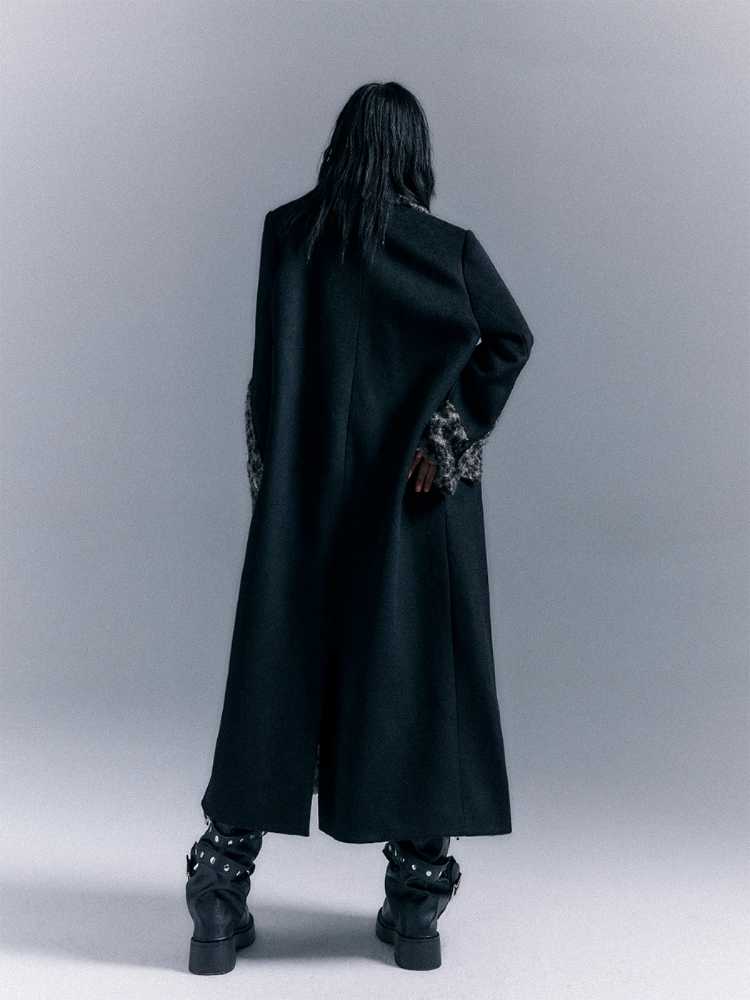 Schulterpolster-Wollmantel