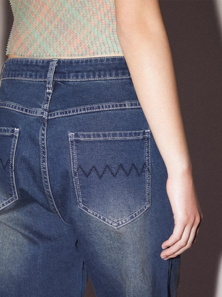 Zerrissene Freizeit-Hosen