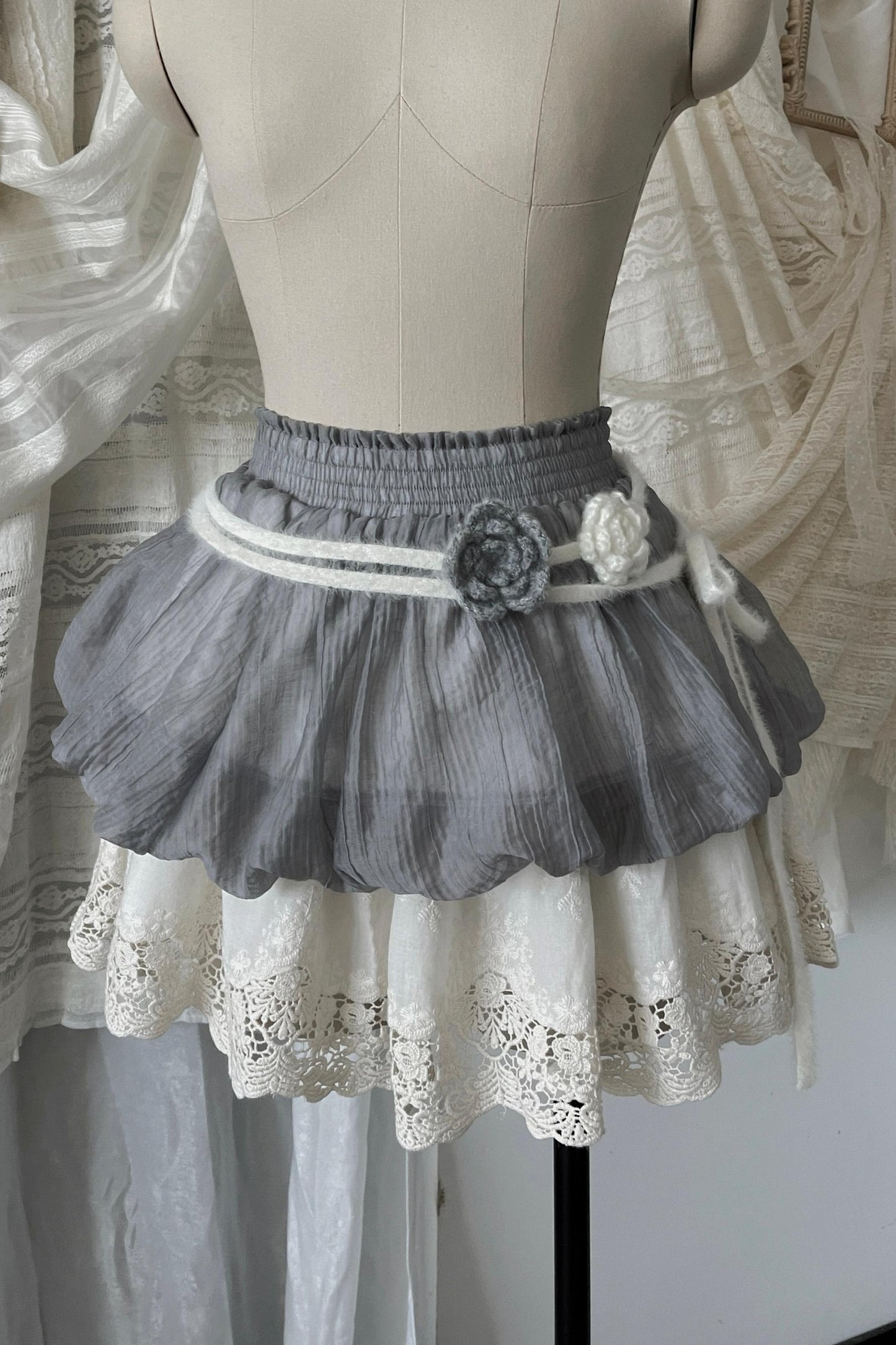 Flower Lantern Cake Skirt Set-Up