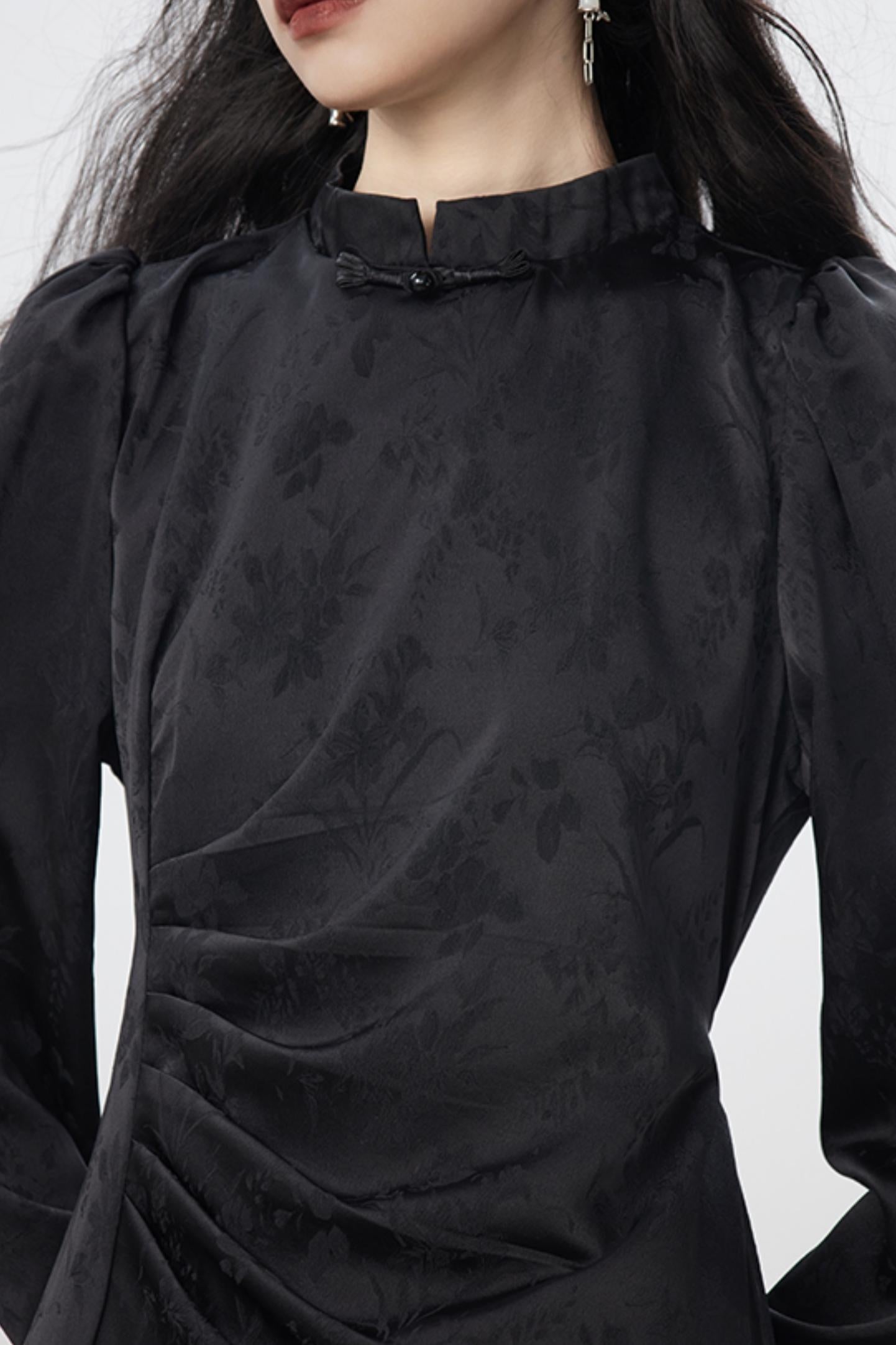 Klassisches langärmliges Cheongsam-Kleid