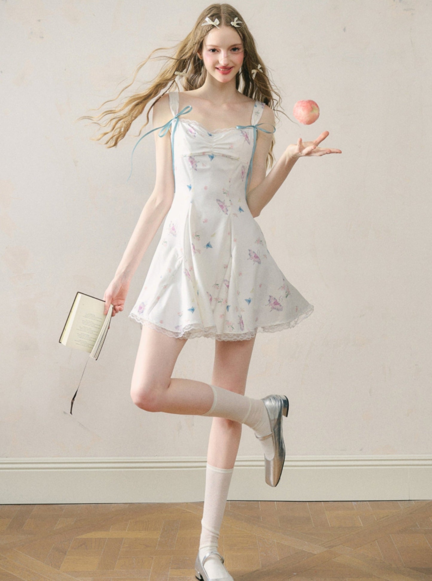 Weißes Jade-Spitzen-Schmetterlingsdruckkleid