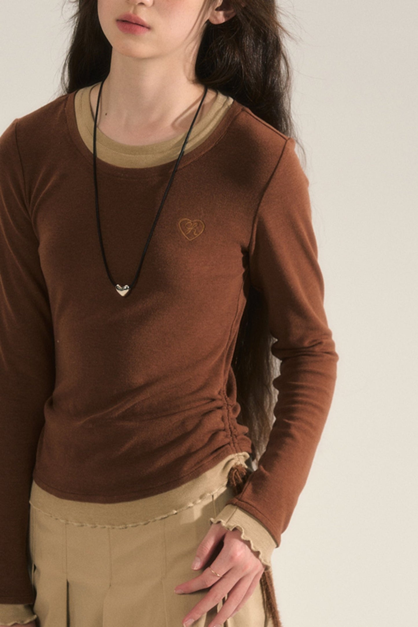 자수 장식 플러시 드로스트링 티셔츠