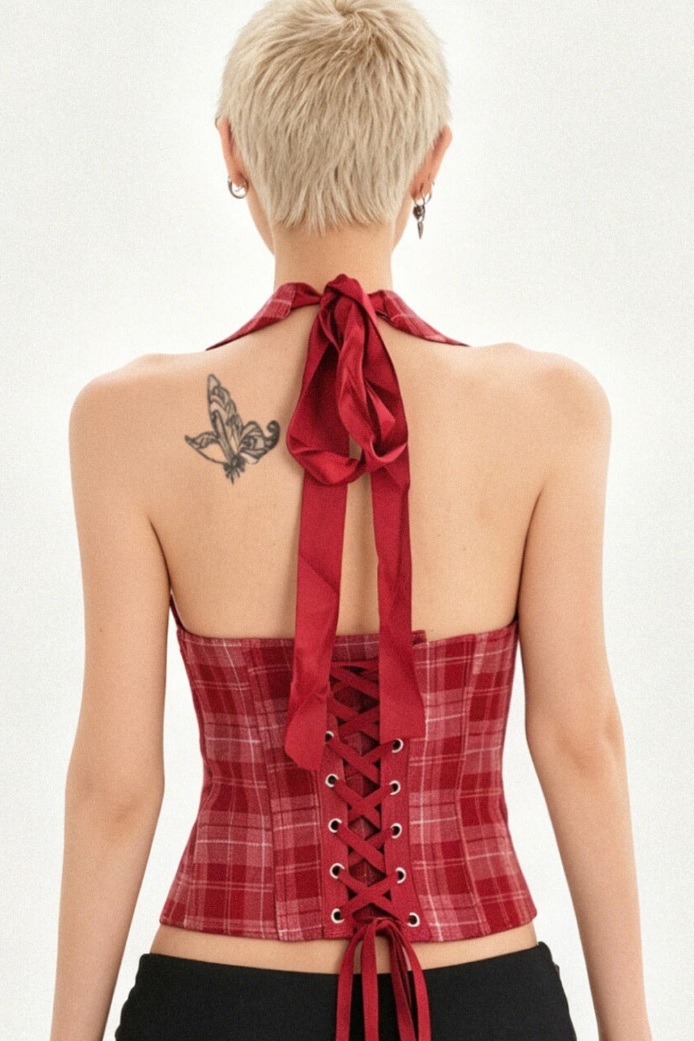 Rotes kariertes Neckholder-Oberteil mit tiefem V-Ausschnitt