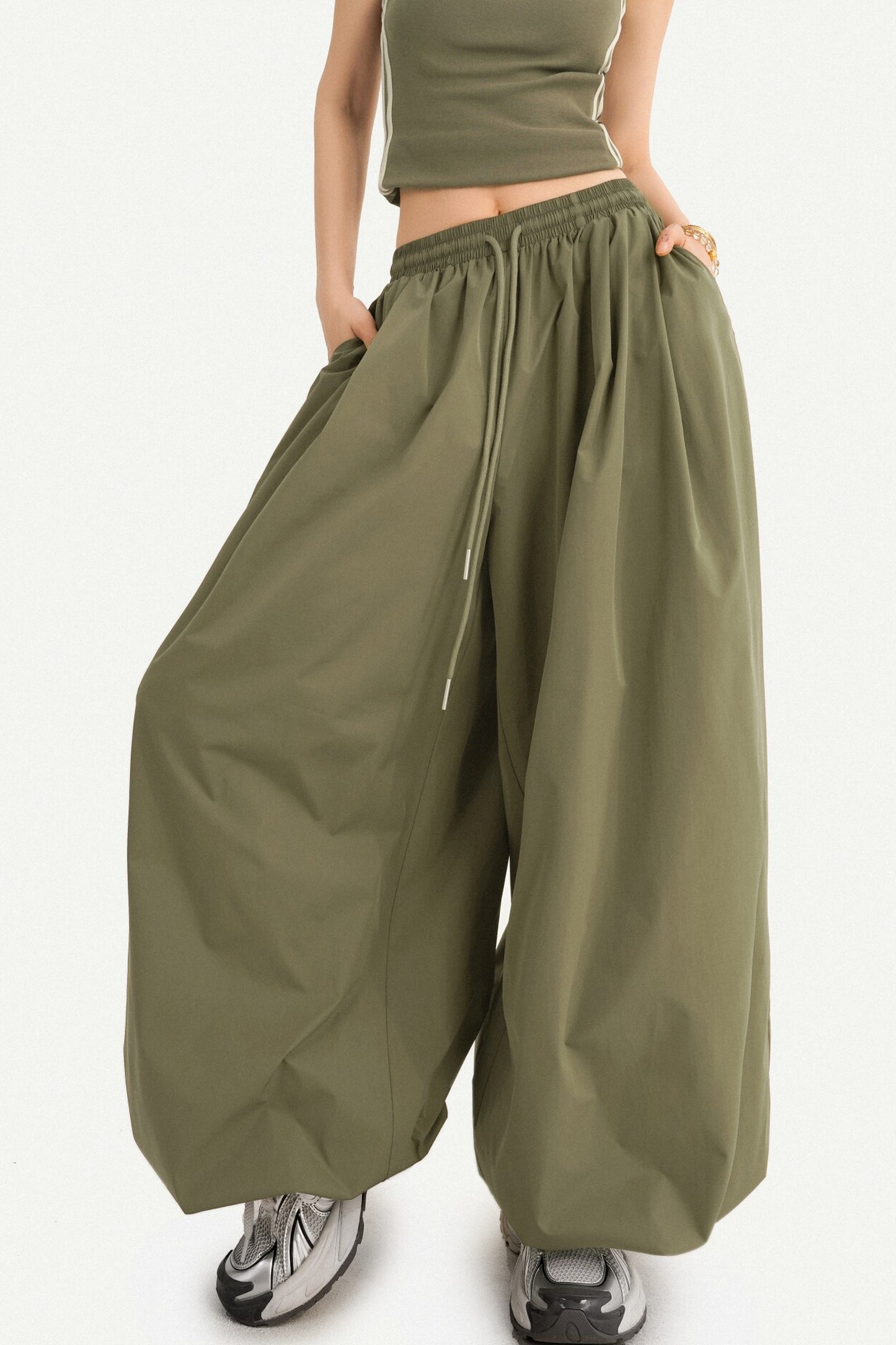Pantaloni harem verde militare