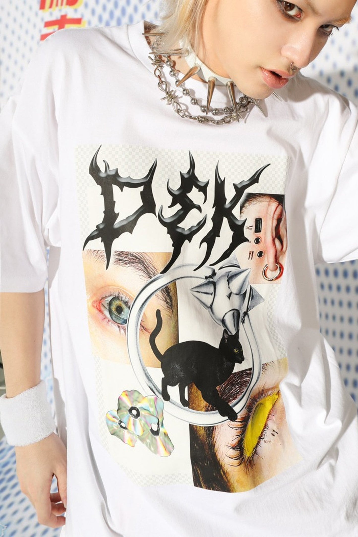 Eye Metal Ring Black Cat Oversized T-Shirt