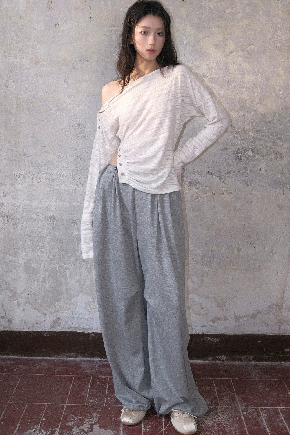 Gray Wide-Leg Pleated Knit Sweatpants