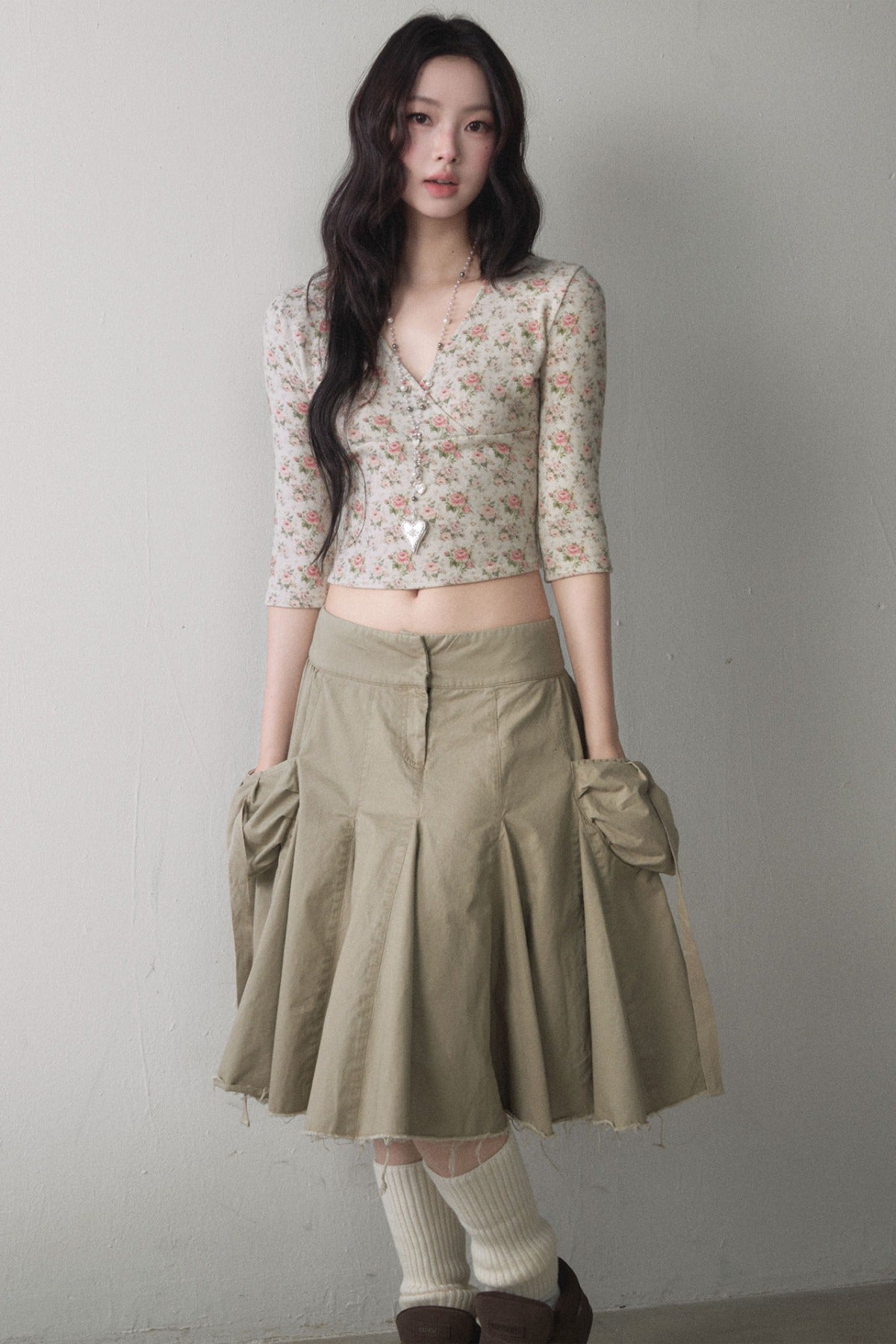 Rose Print Three Quarter Sleeve Knit Top