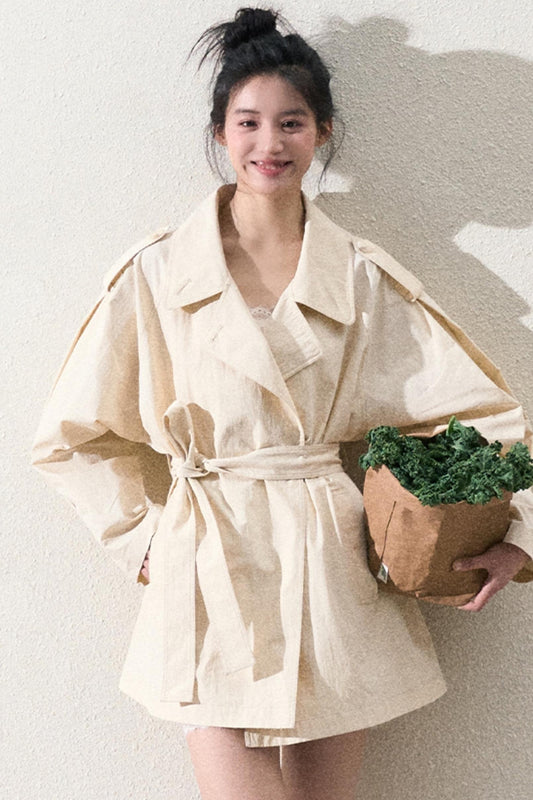 OAKMOO "Wenn die Erde sich lockert" ist ein Design im frühen Frühlingsstil mit einem schlanken, schnürbaren, taillierenden Trenchcoat 