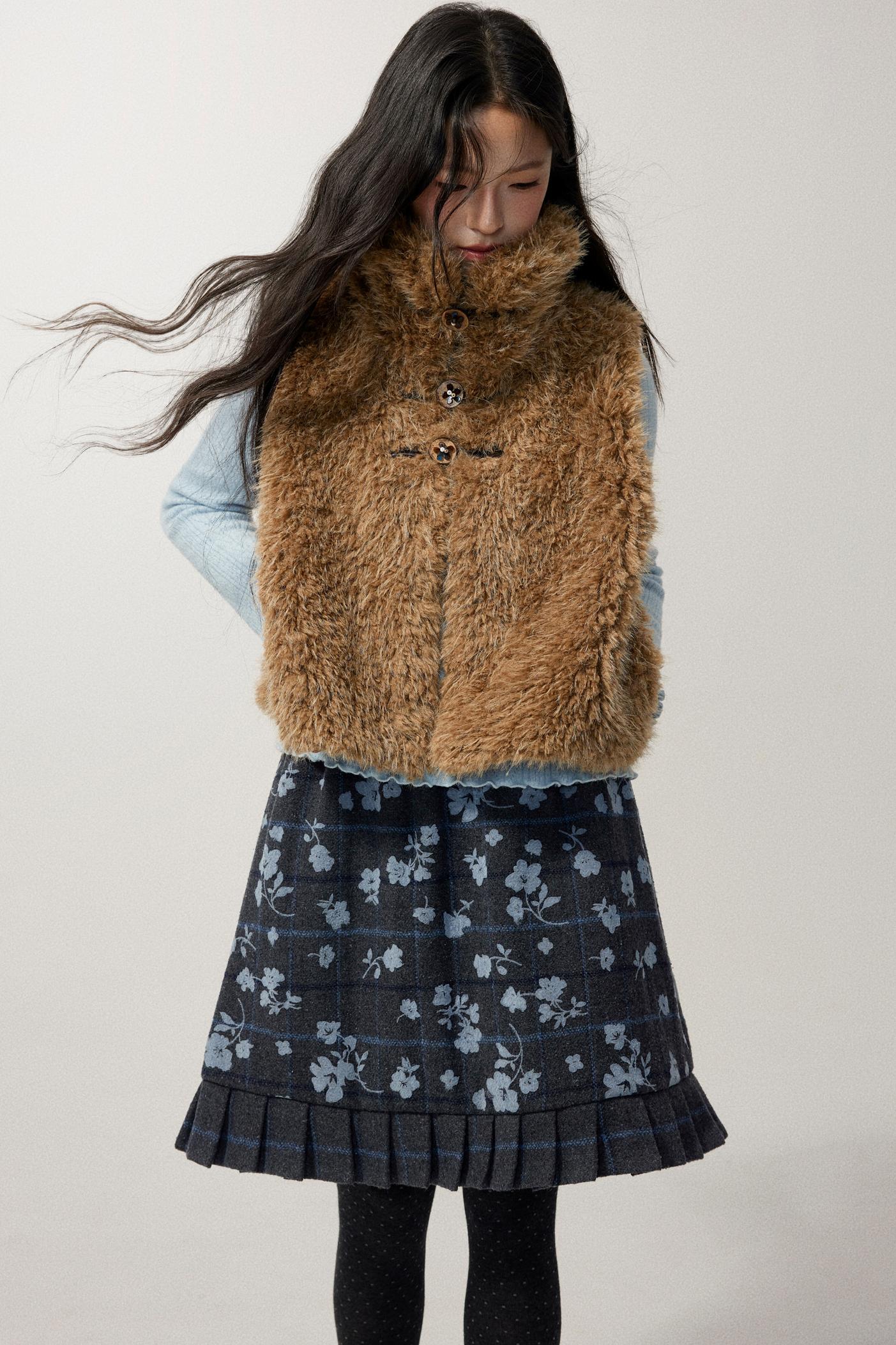 Versatile Vintage Fur Trim Vest