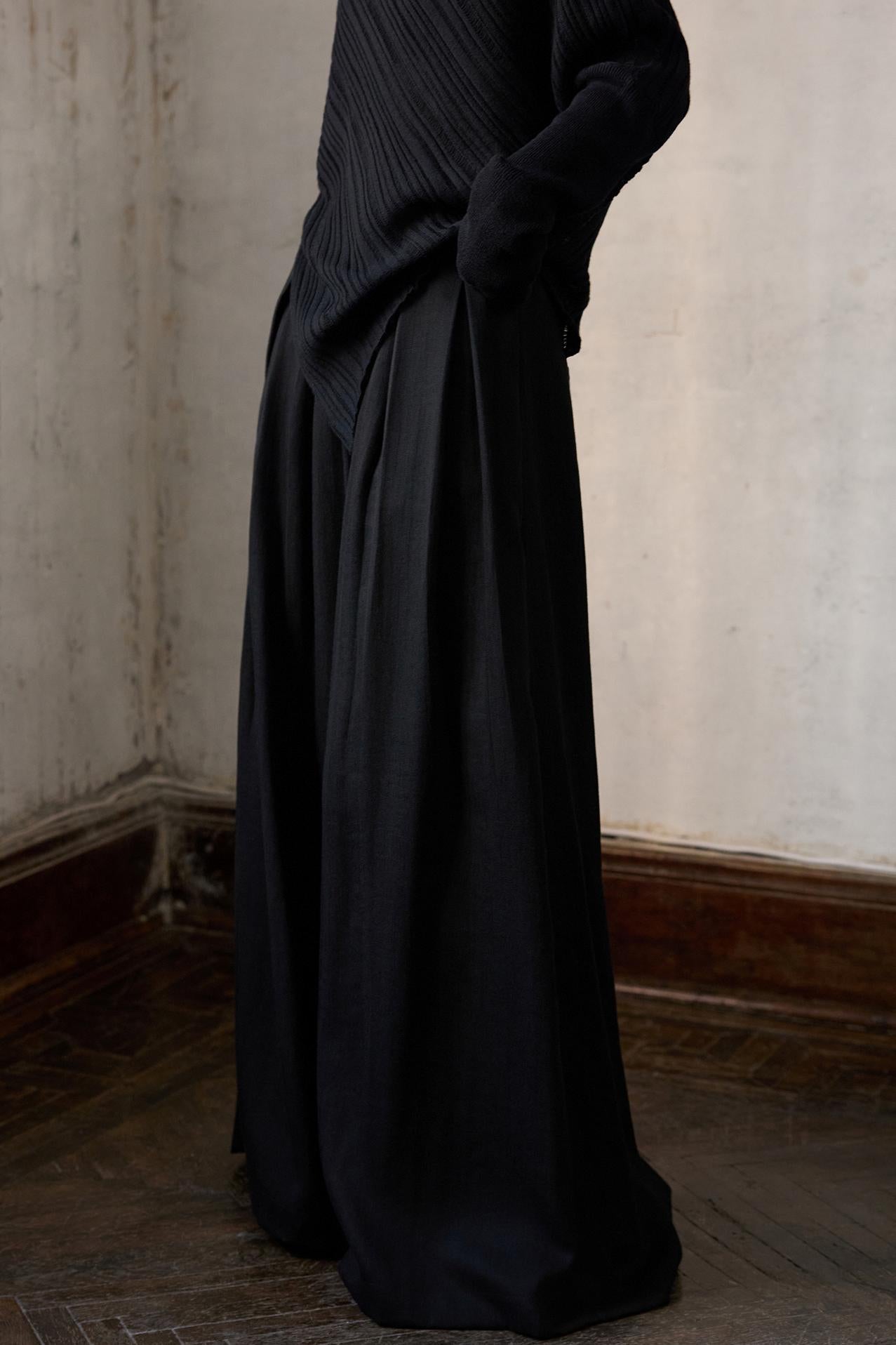 Slimming Wide-leg Pants