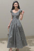 Kleines florales schwarzes Maxikleid