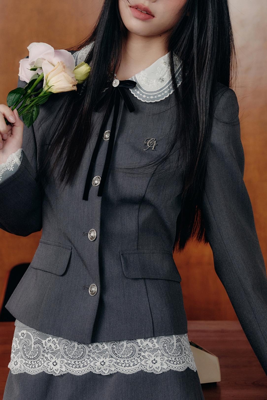 Intellectual Twist Three-Piece Set-Up