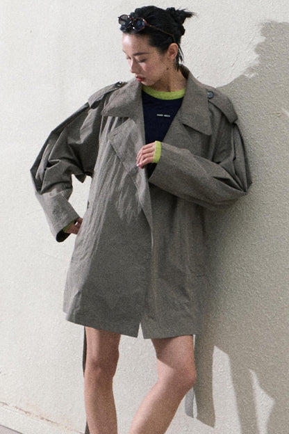 OAKMOO "Wenn die Erde sich lockert" ist ein Design im frühen Frühlingsstil mit einem schlanken, schnürbaren, taillierenden Trenchcoat 