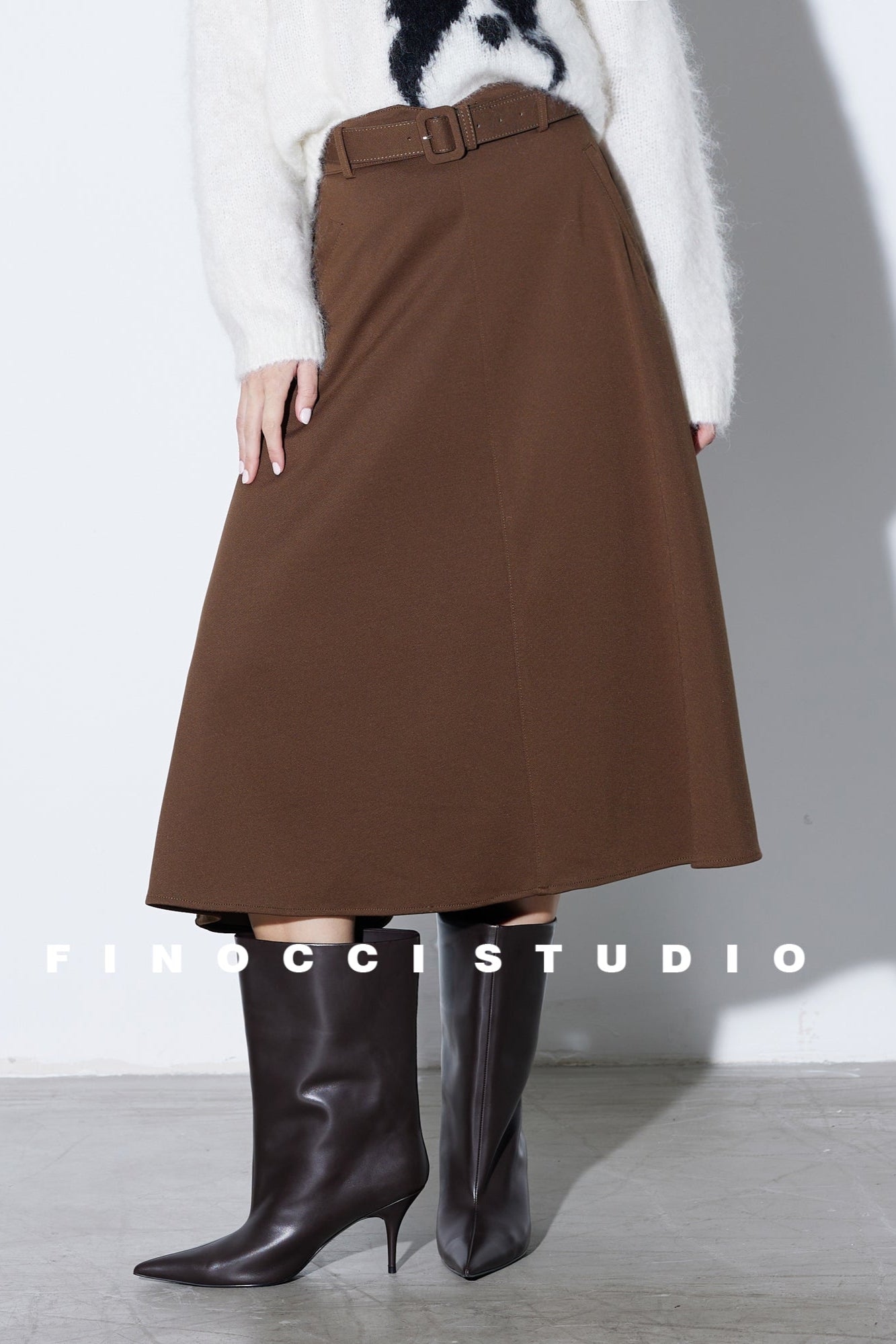 Mature High-Waisted Silhouette Skirt