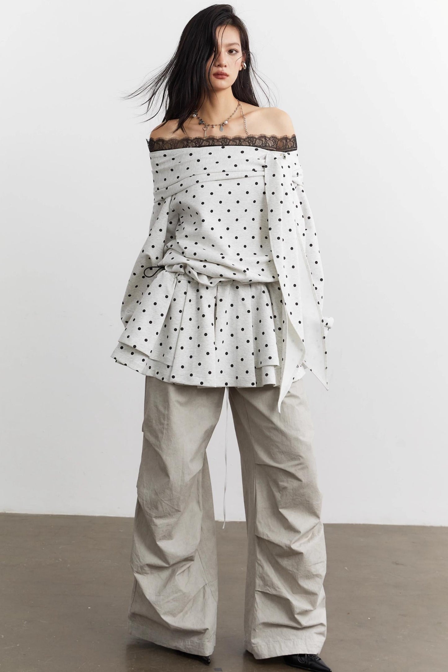 Cute Lace-Up Polka Dot Sweatshirt Set-Up