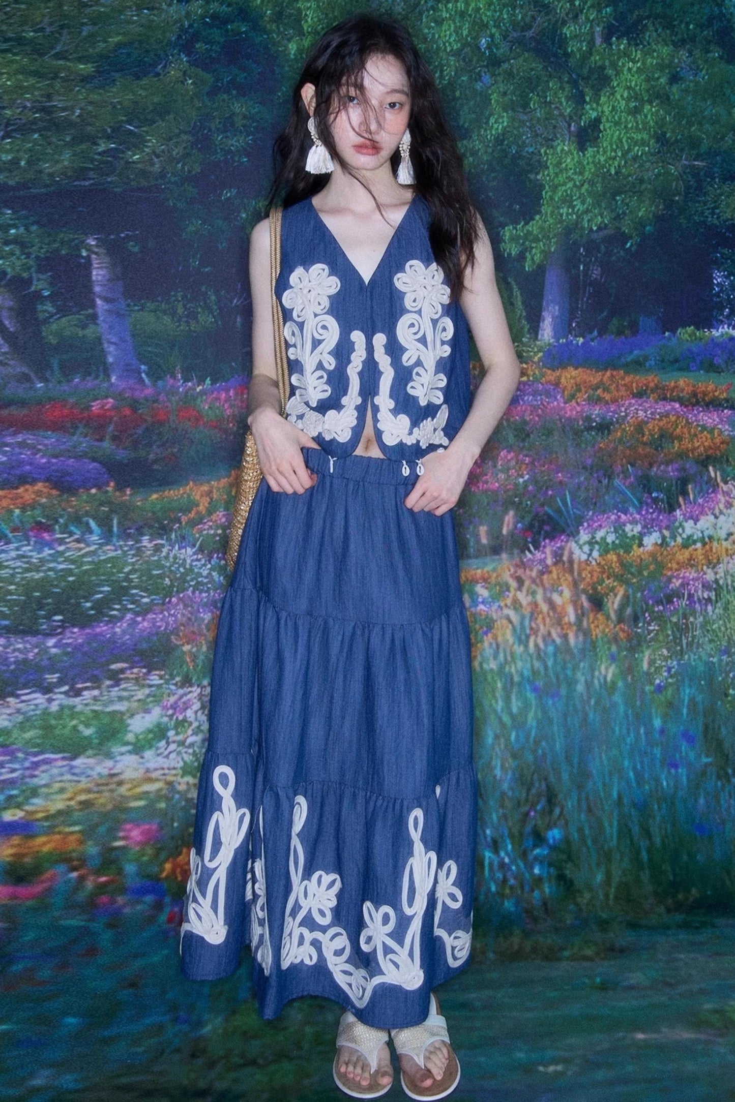 Vine & Shell Ensemble Skirt Set-Up