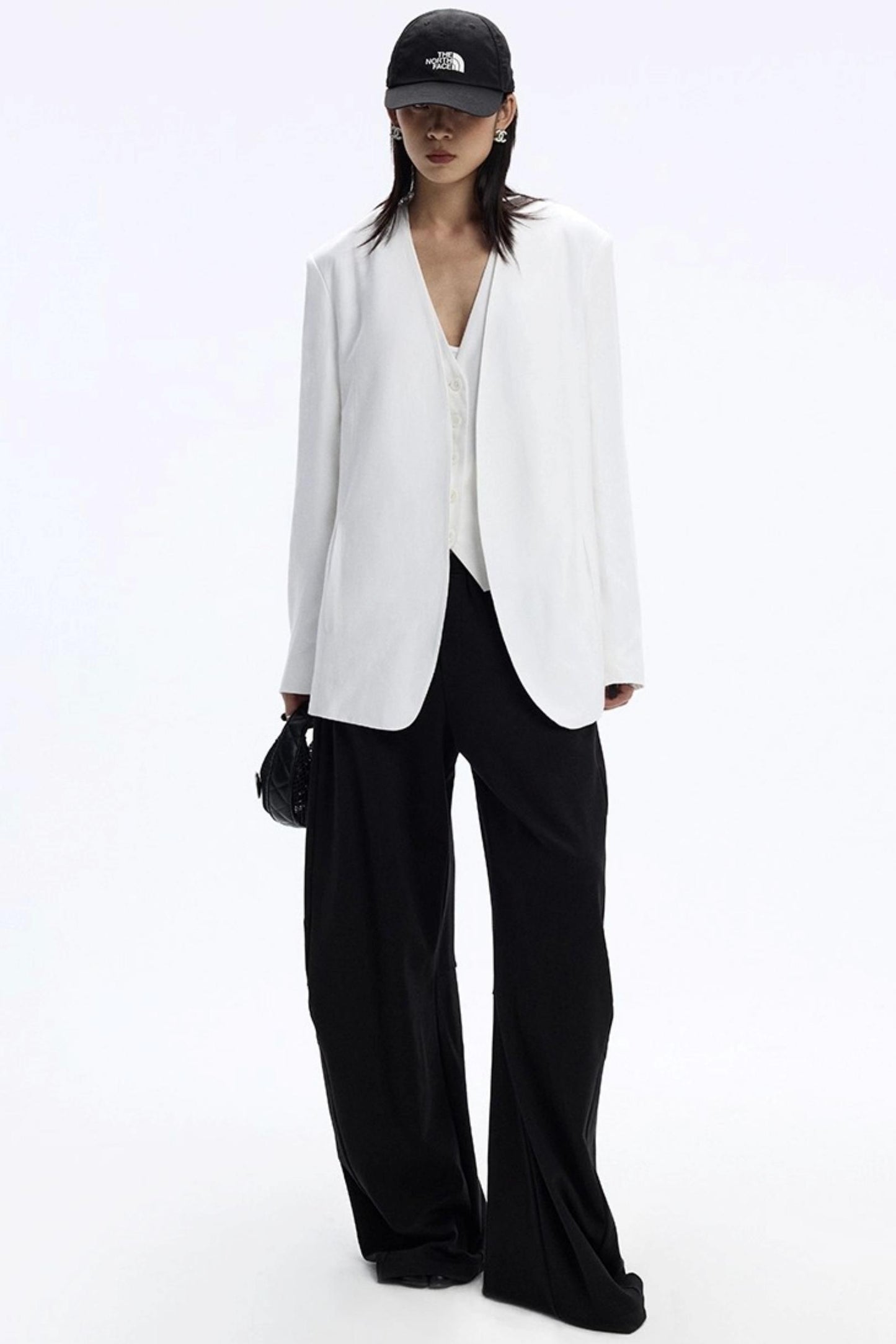 White Collarless V-Neck Loose Suit Set-Up