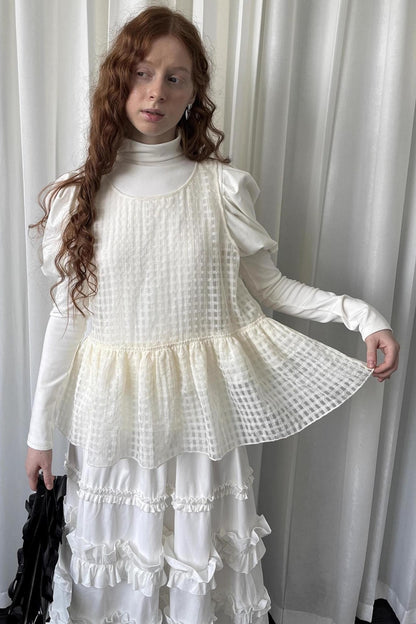 White Doll Collar Knitted Shirt
