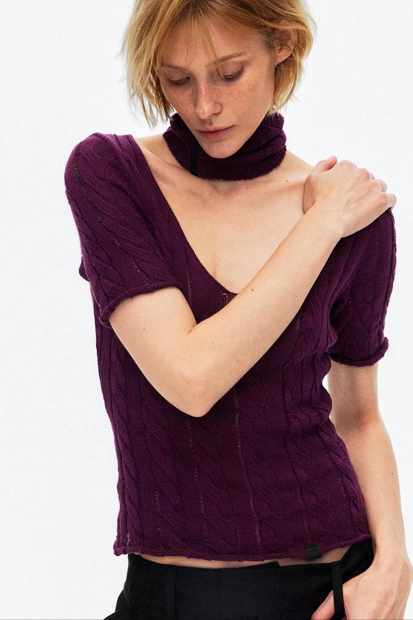 Modern purple hollow-out knit top with built-in choker for Y2K style
