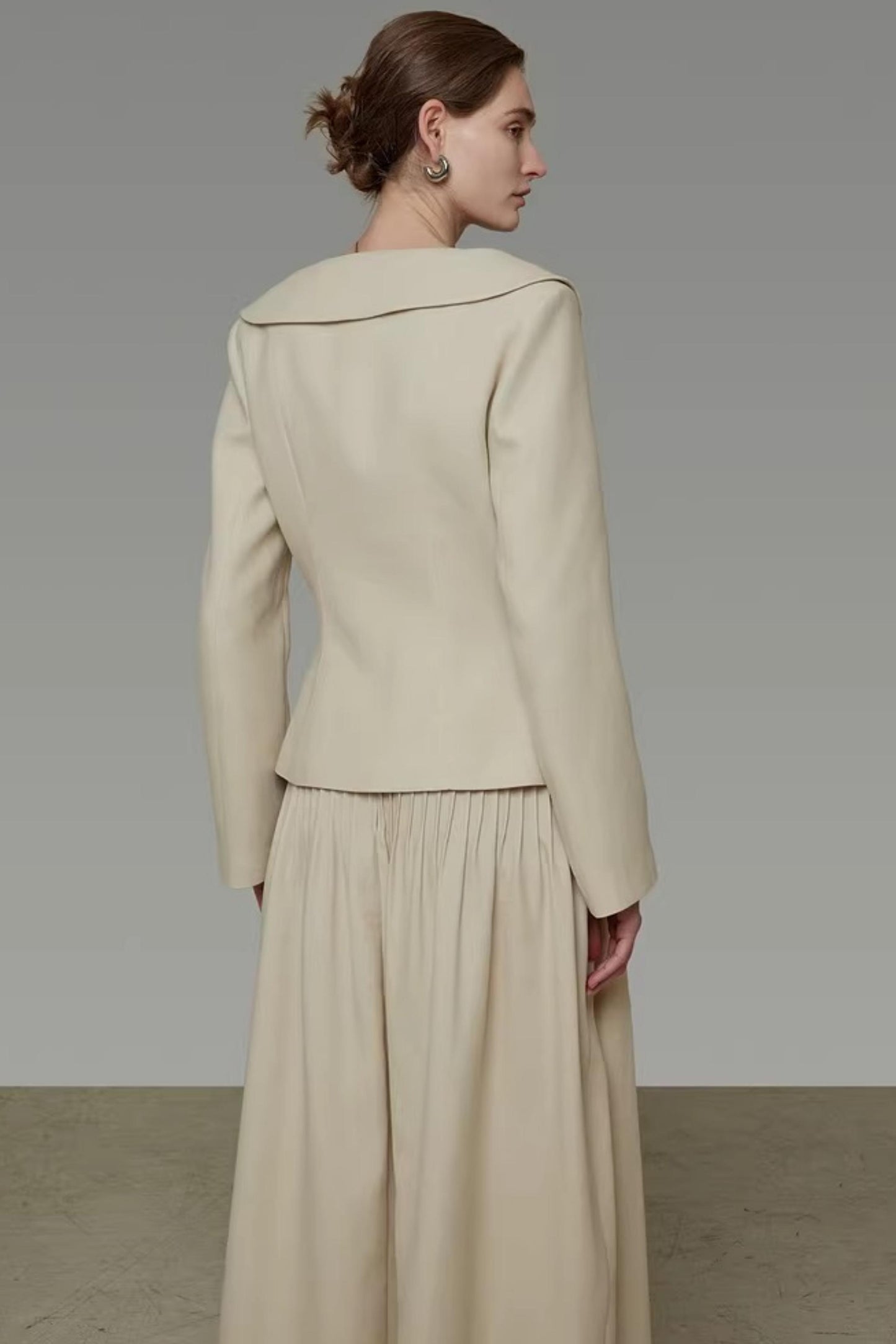 Slim-Fit V-Neck Top Set-Up