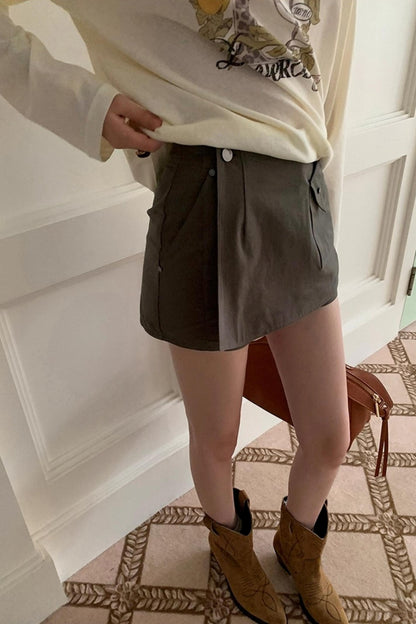 Cuffed Pockets A-Line Casual Cargo Shorts