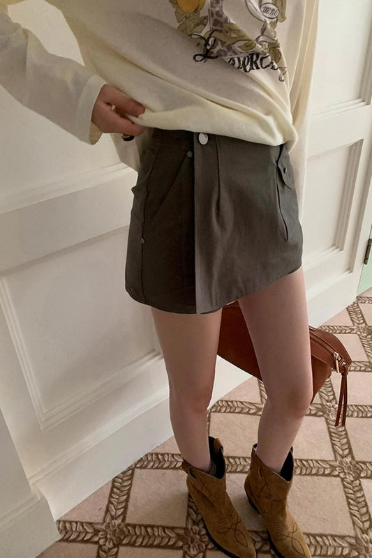 Cuffed Pockets A-Line Casual Cargo Shorts