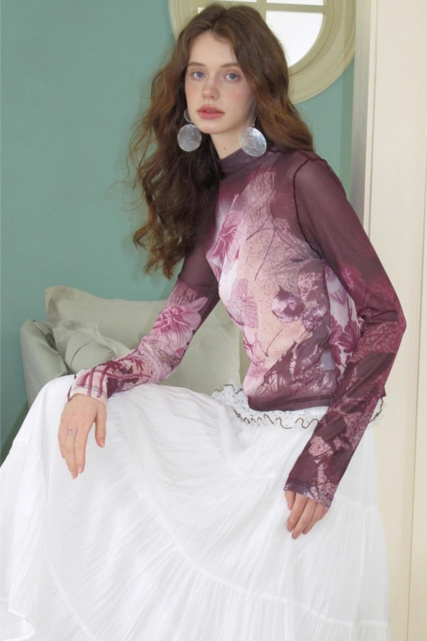 Neoclassical Vintage Turtleneck Mesh T-shirt