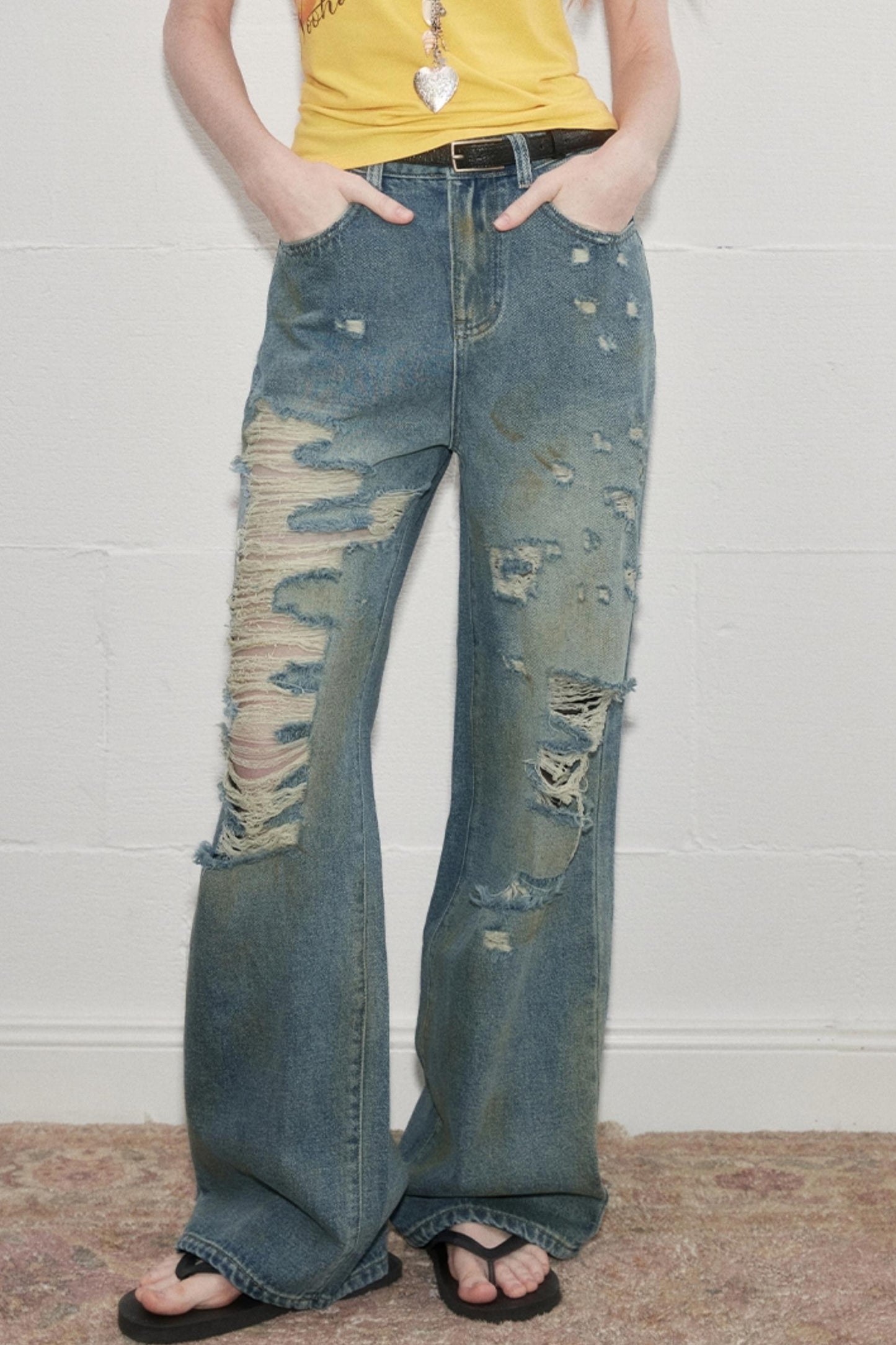 Summer Chic Distressed Jeans