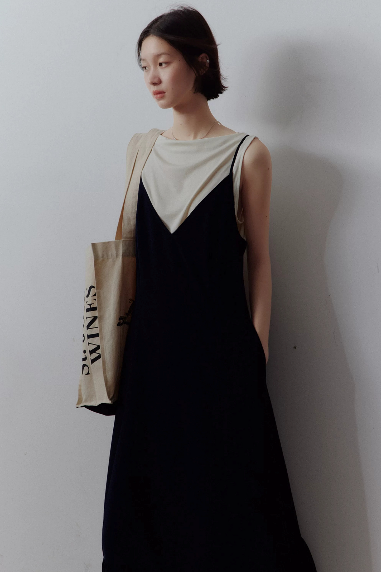 Blumenkleid in ruhigem Blau