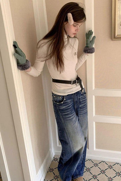 Letter Embroidery Turtleneck Knitwear