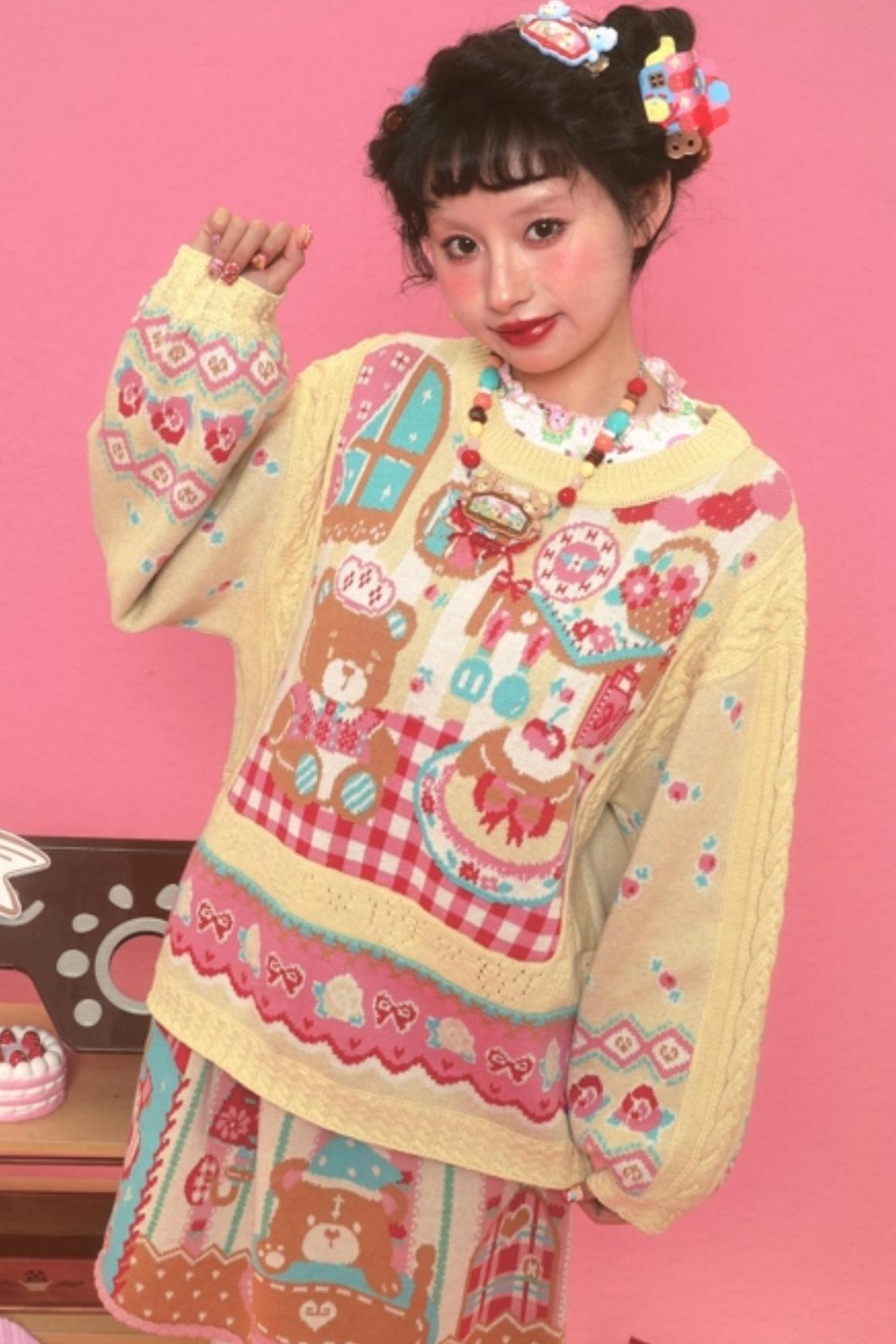 Vintage Style Bear Design Knit Top