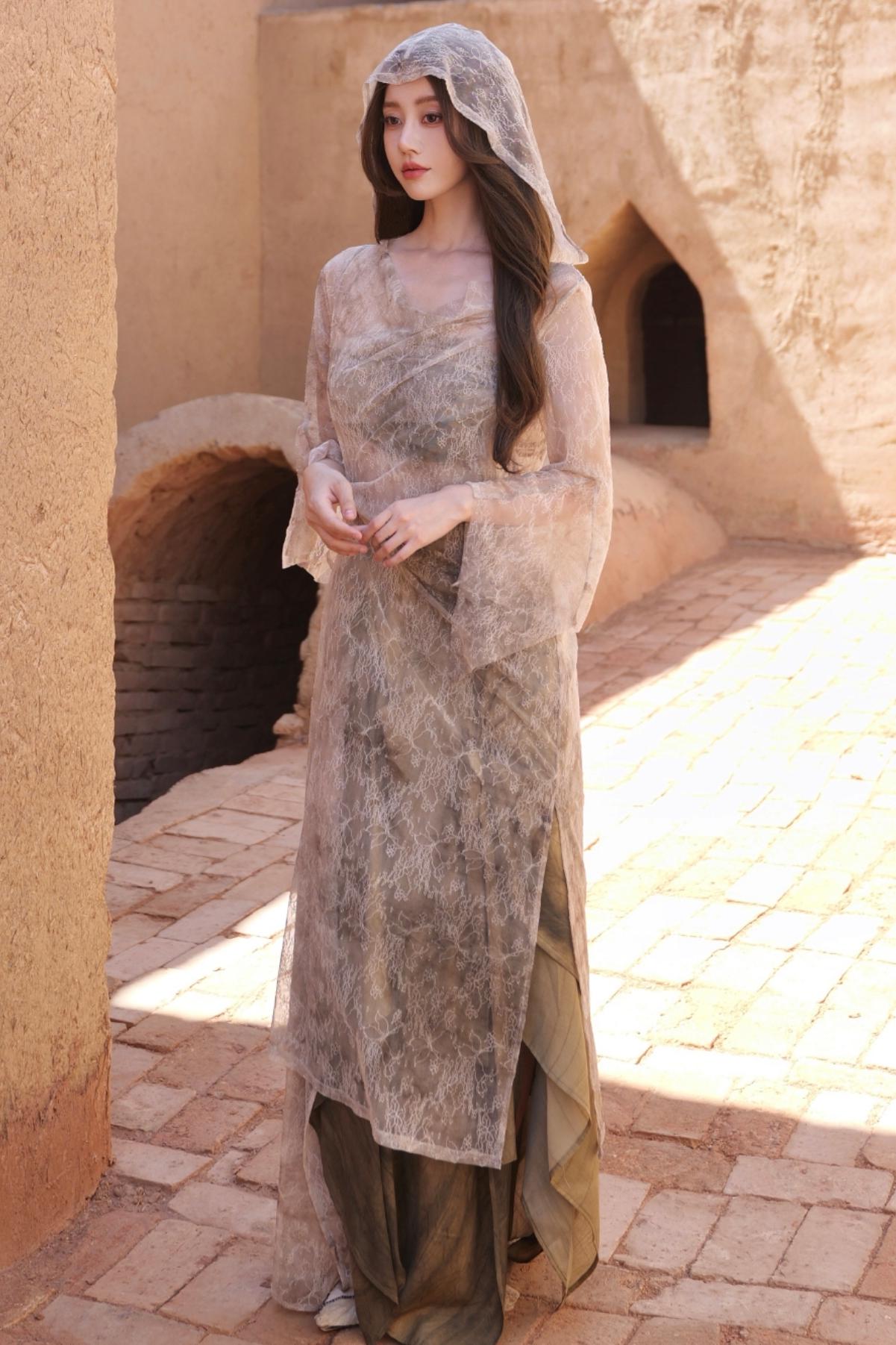 Flowing Lace Sunscreen Cover-up Top