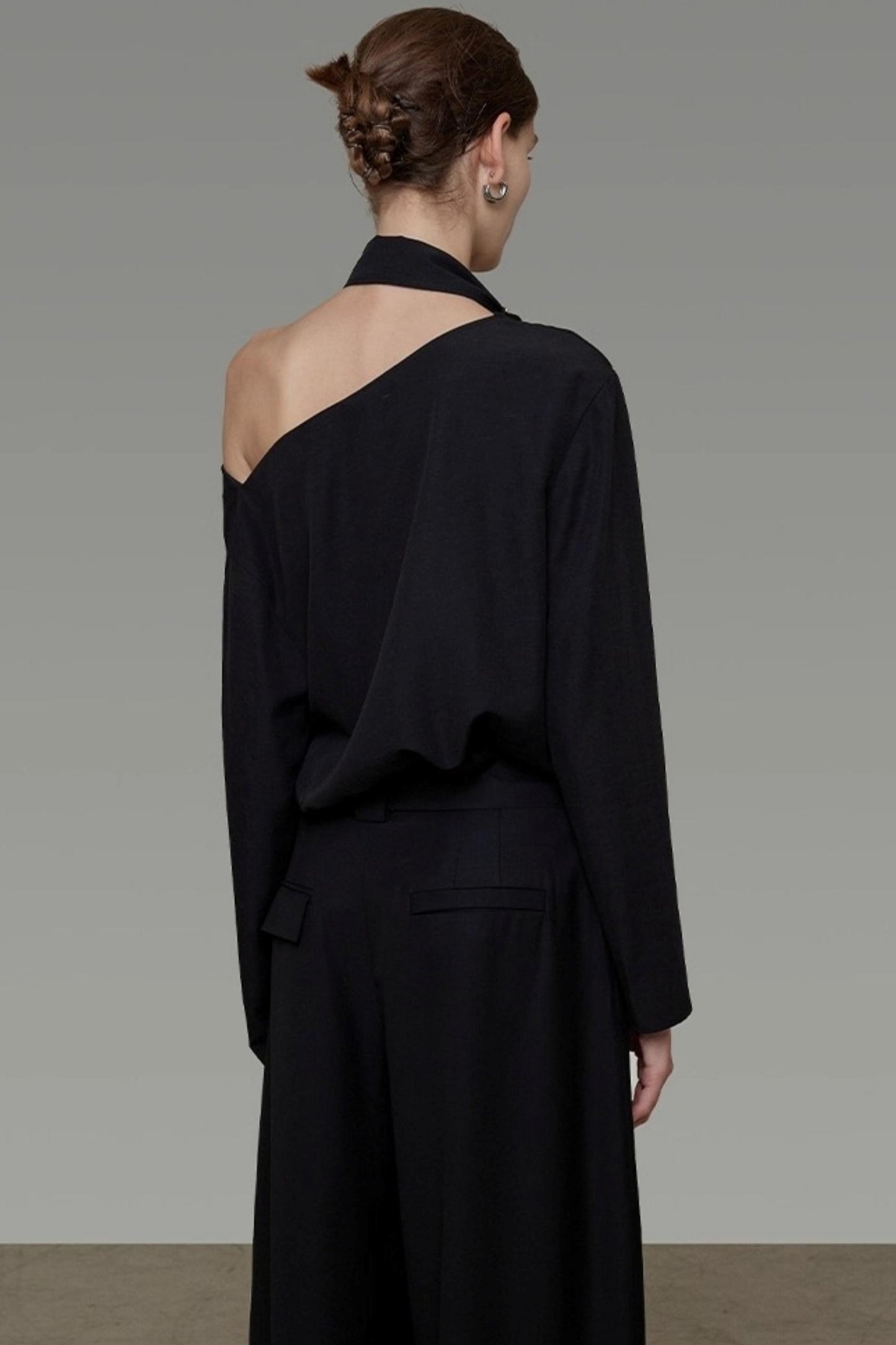 Streamer V-Neck Shirt