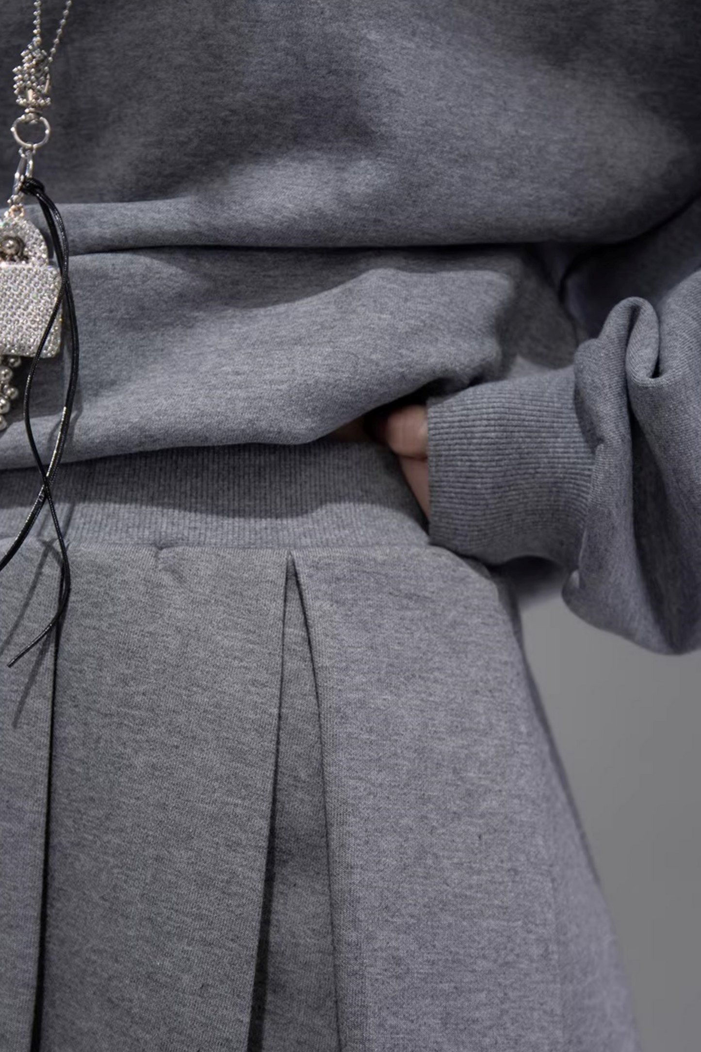 Chenwu Gray Pleated Skirt Sweatshirt Set
